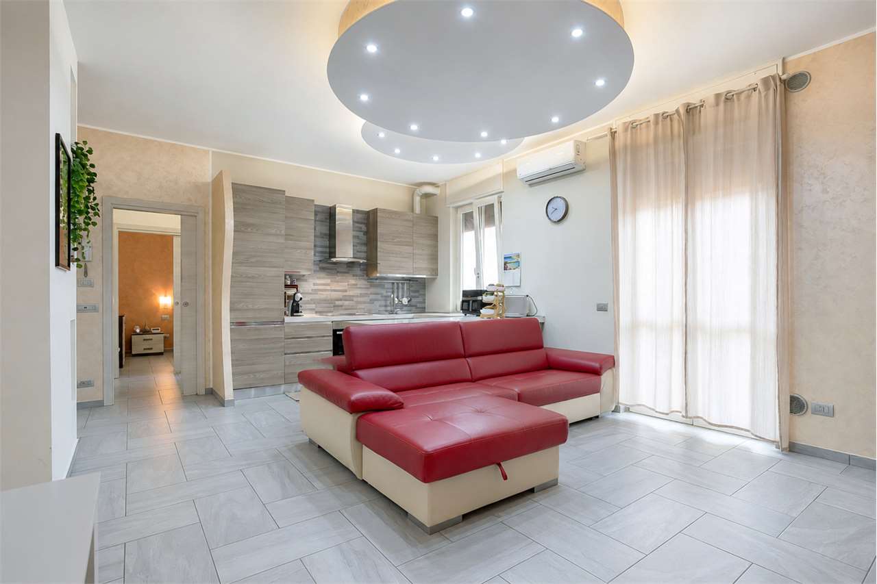 VENDITA 2 Locali, Monza, 157.000 Euro