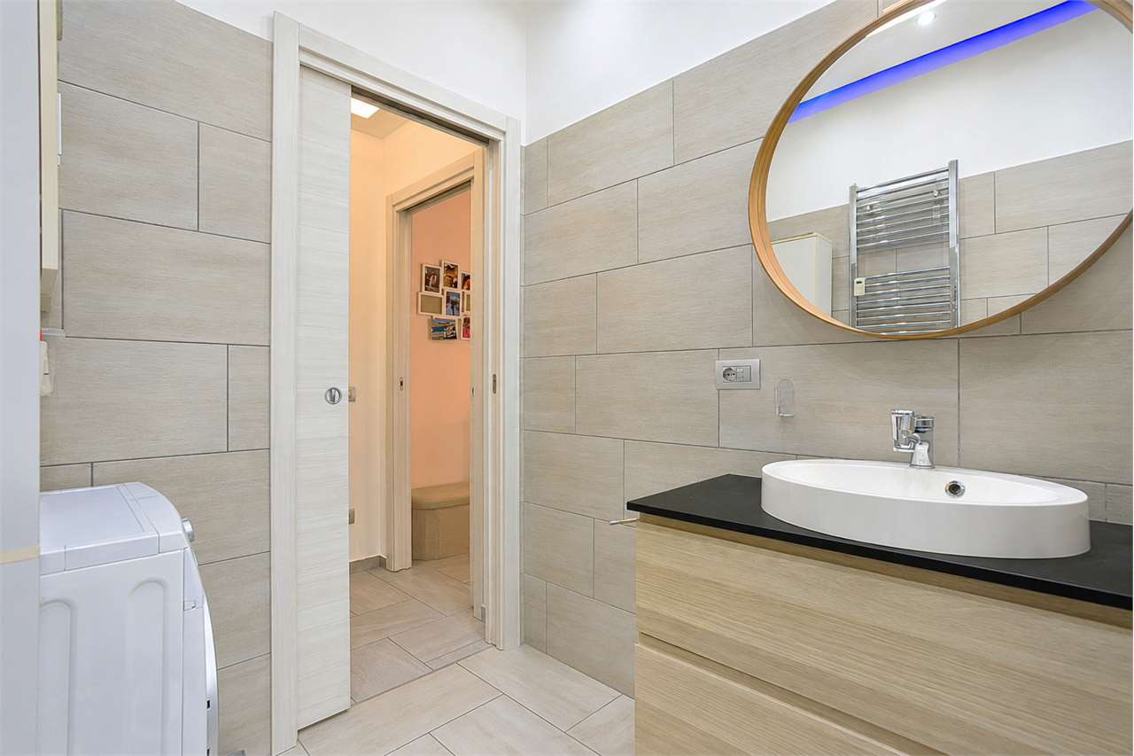 VENDITA 2 Locali, Monza, 157.000 Euro