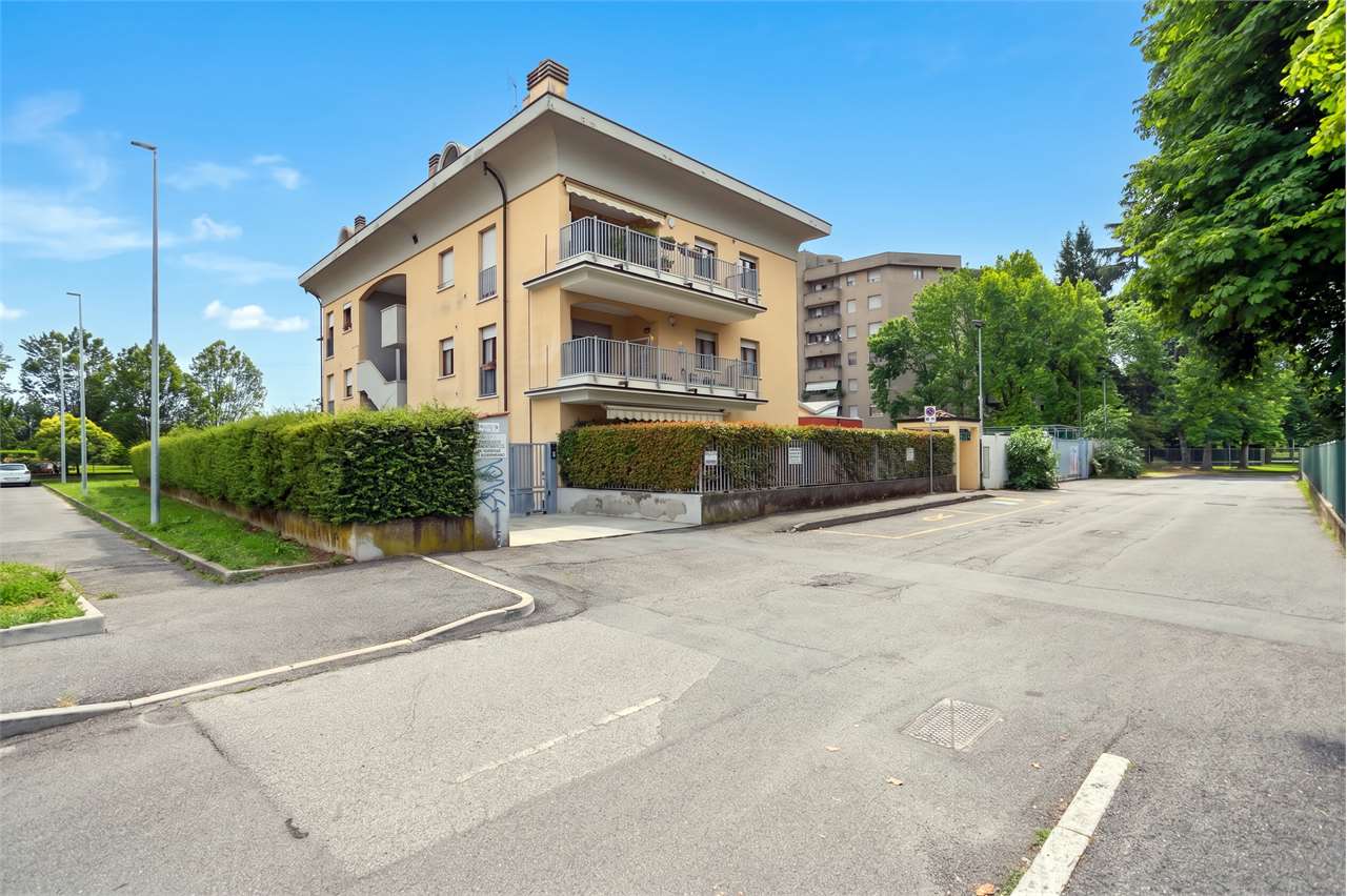 VENDITA 3 Locali, Monza, 398.000 Euro