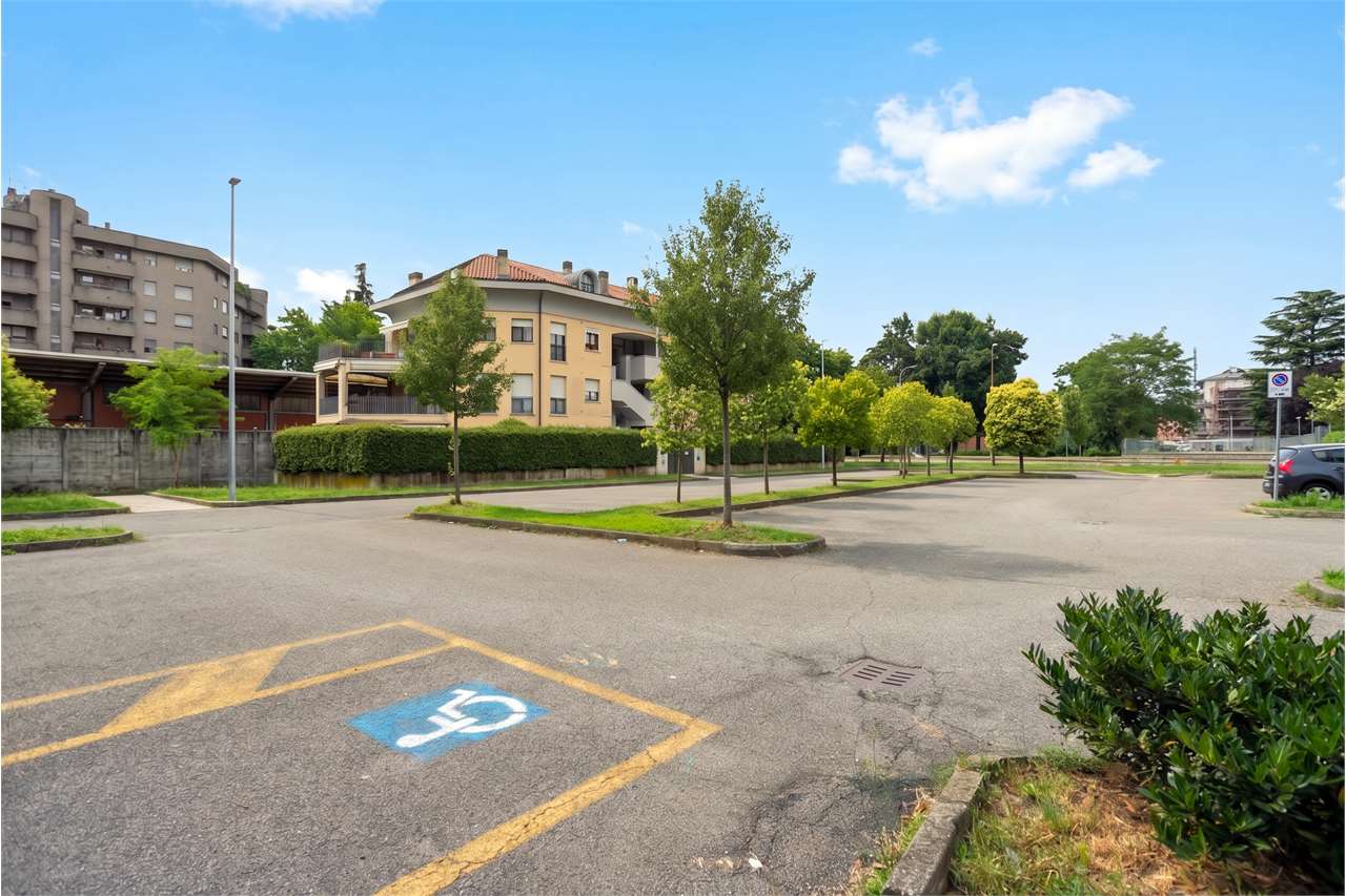 VENDITA 3 Locali, Monza, 398.000 Euro