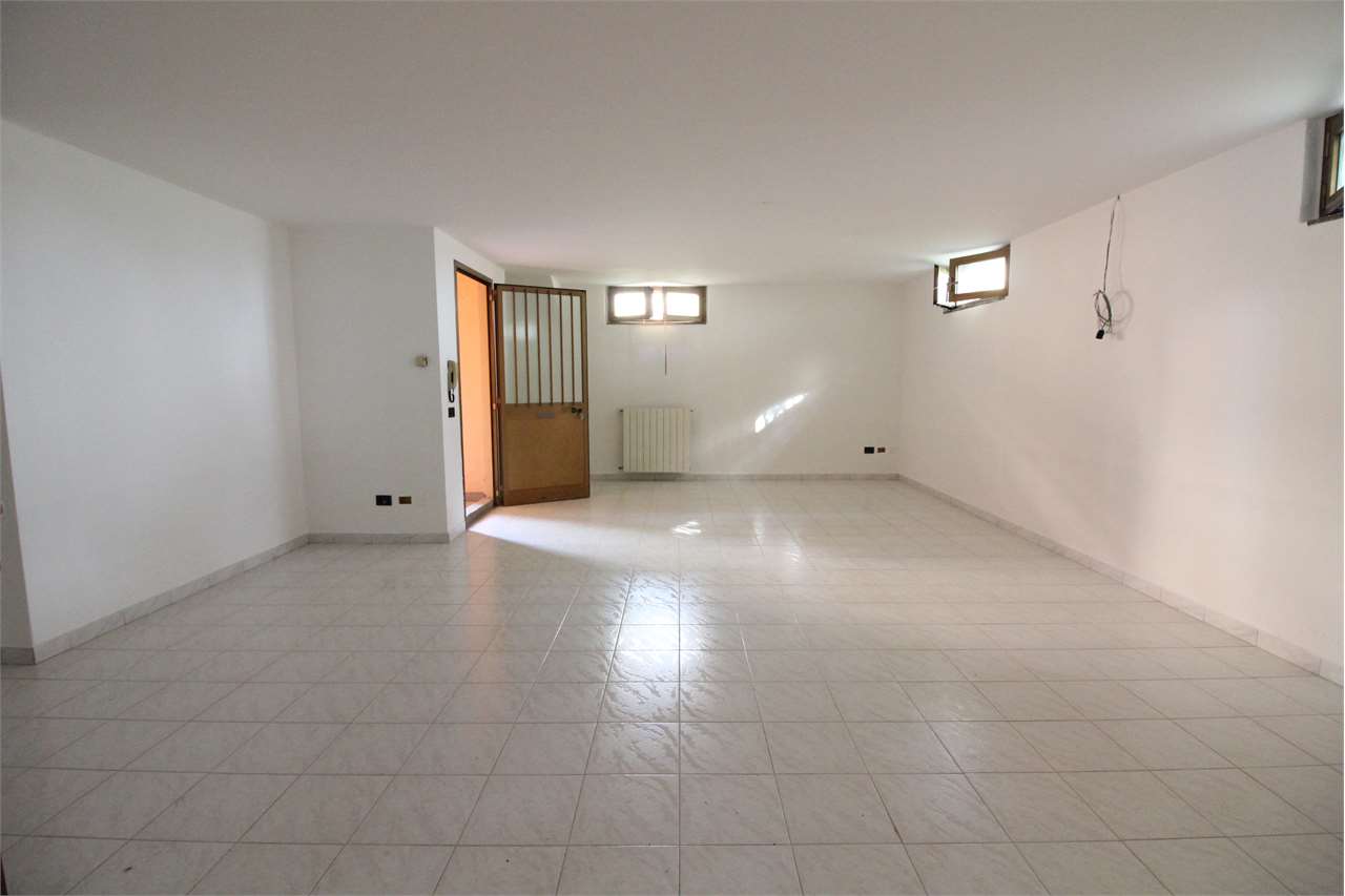 VENDITA 2 Locali, Trezzano Rosa, 50.000 Euro