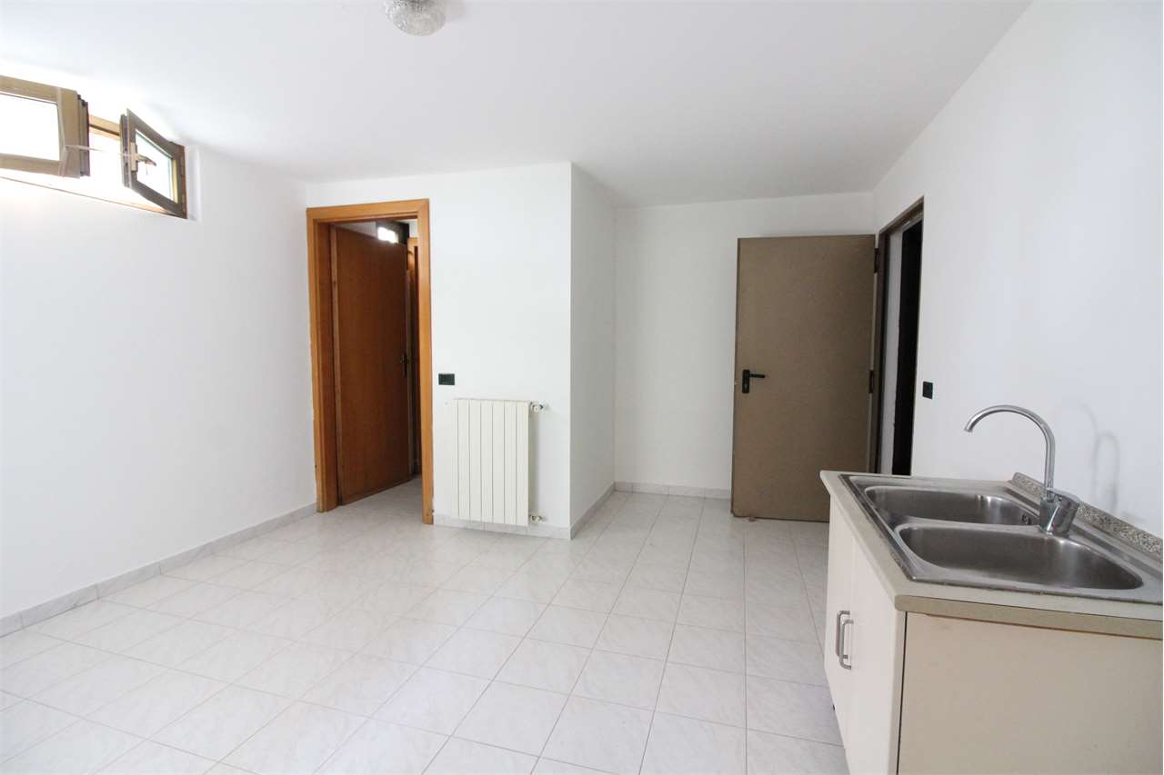 VENDITA 2 Locali, Trezzano Rosa, 50.000 Euro