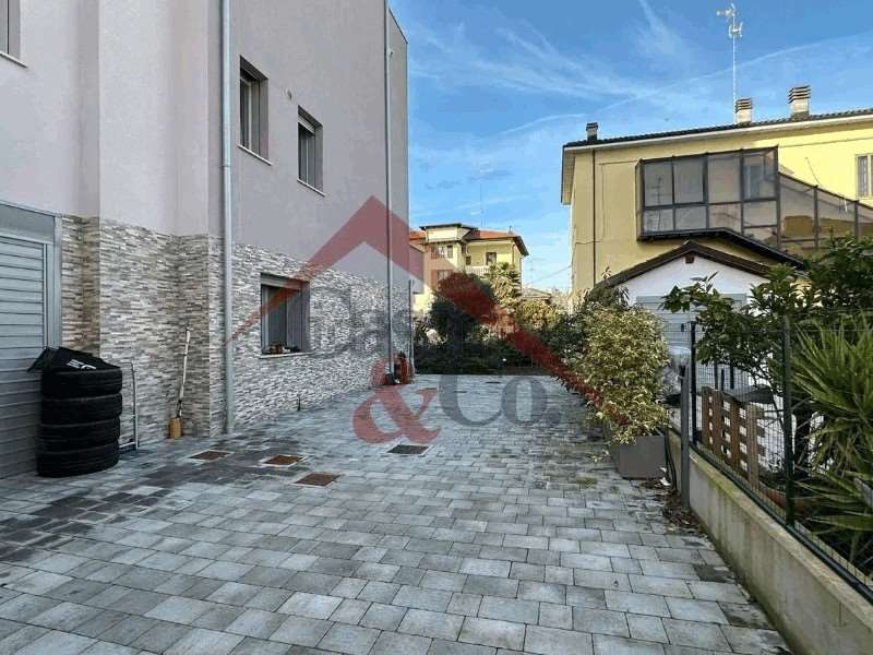 Appartamento in vendita a Modena (MO)