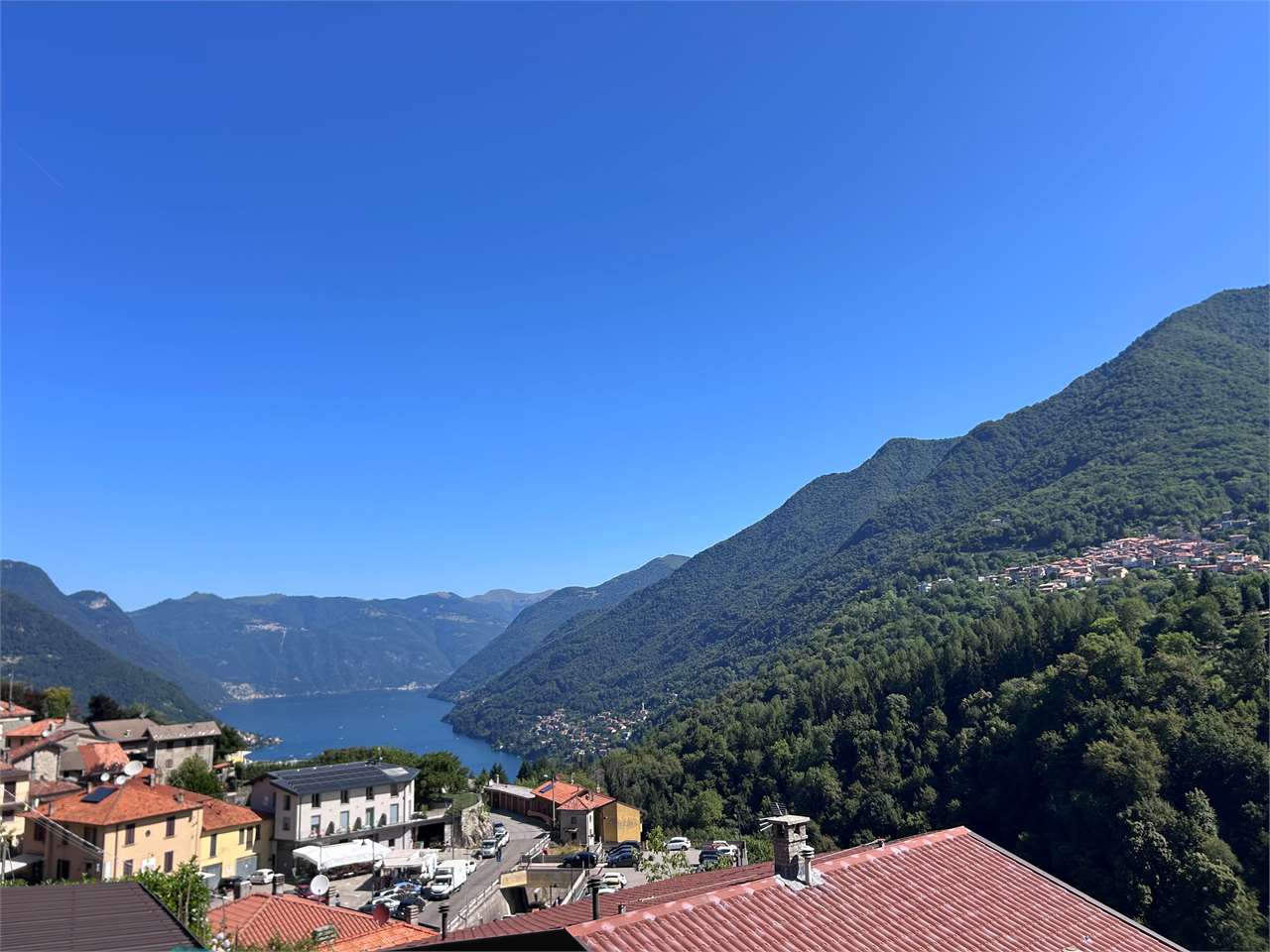 VENDITE Ville singole o a schiera a Faggeto Lario – foto 1