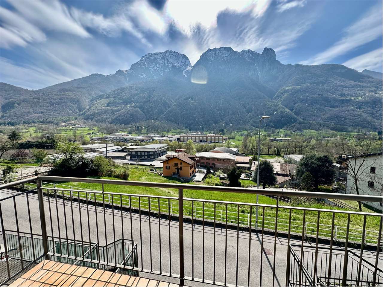 Appartamento in vendita a Primaluna (LC)