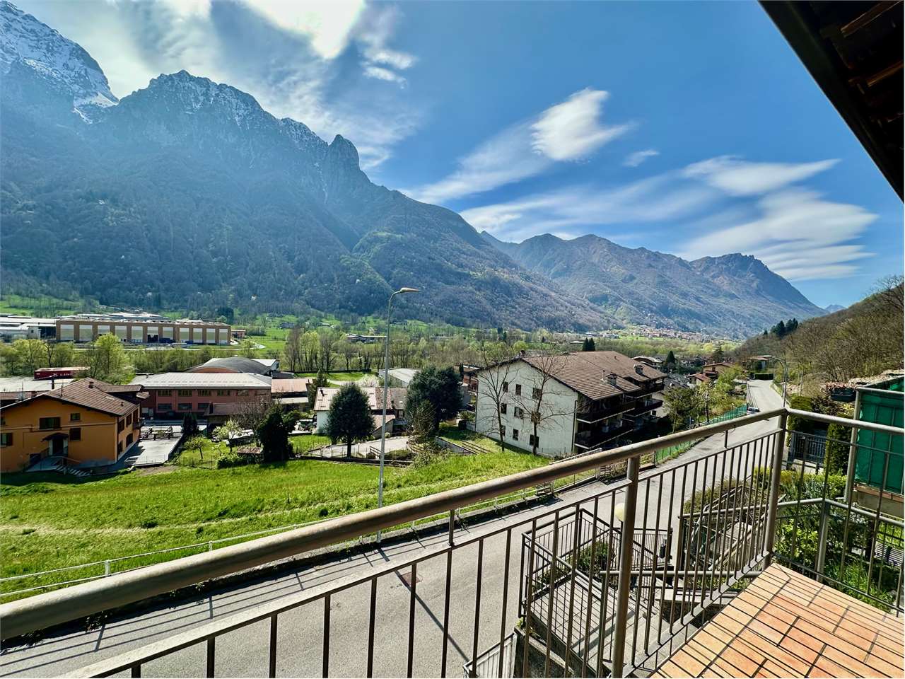 Appartamento in vendita a Primaluna (LC)