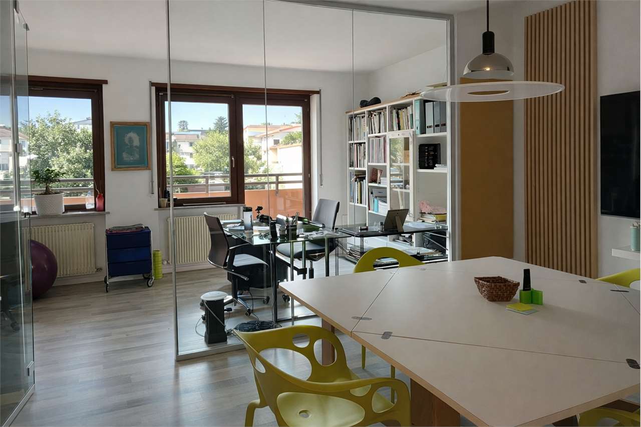 Foto ufficio in vendita a Trento (Trento)