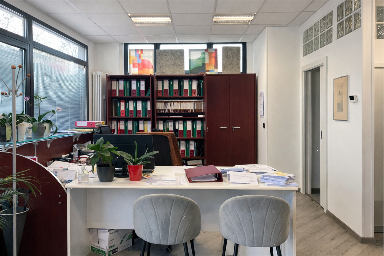 Foto attivitã commerciale in vendita a Trento (Trento)