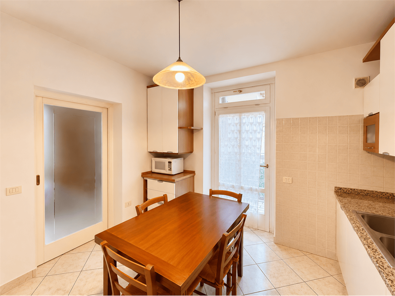 Foto appartamento in vendita a Rovereto (Trento)