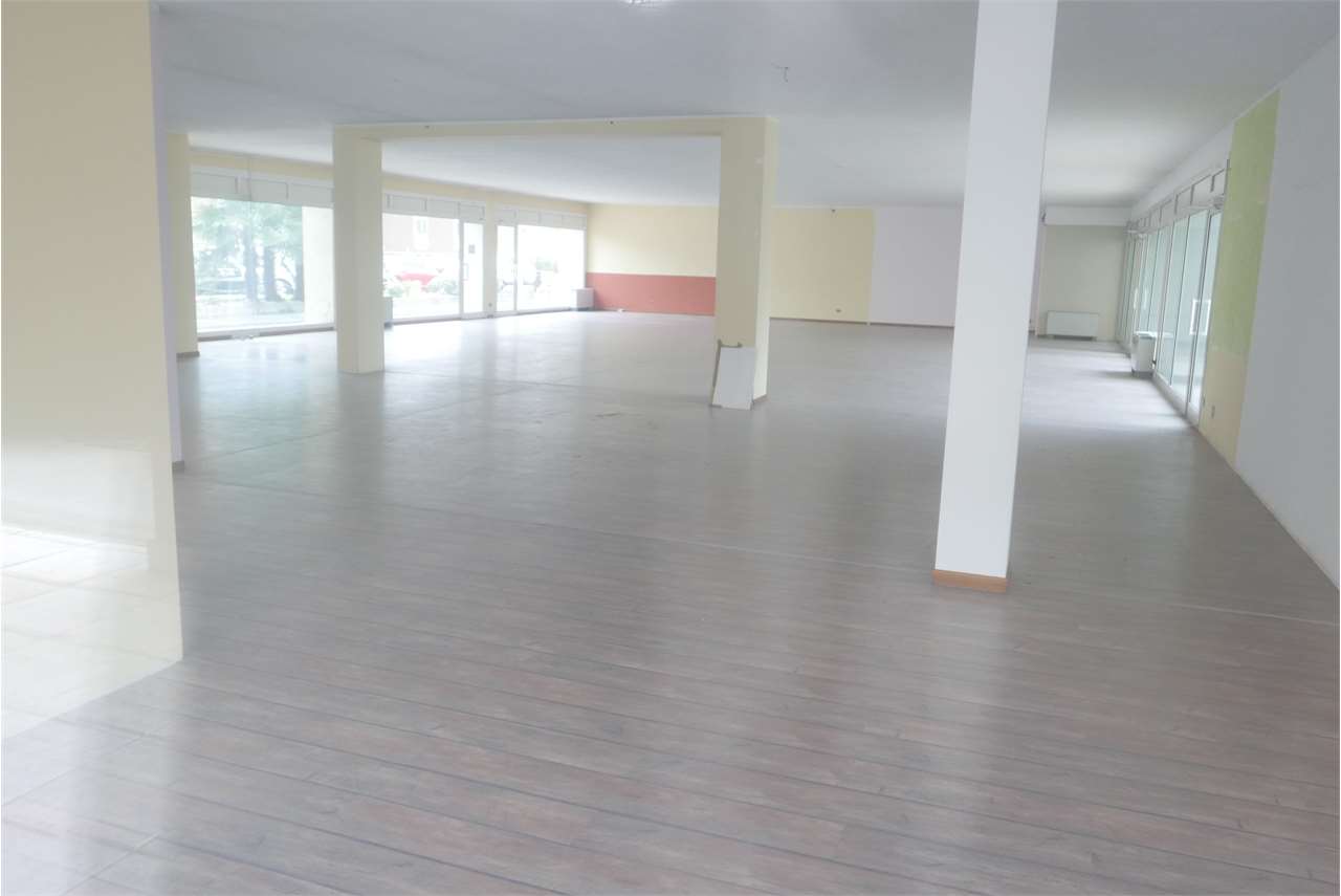 Foto attivitã commerciale in vendita a Trento (Trento)