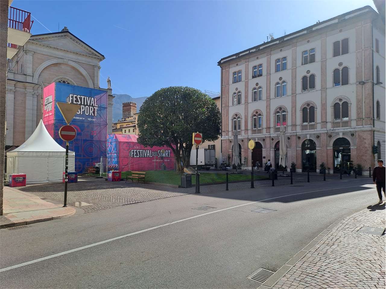 Foto attivitã commerciale in vendita a Trento (Trento)