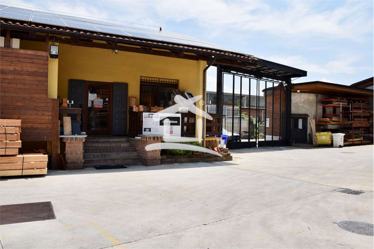 Capannone in affitto a Trofarello (TO)