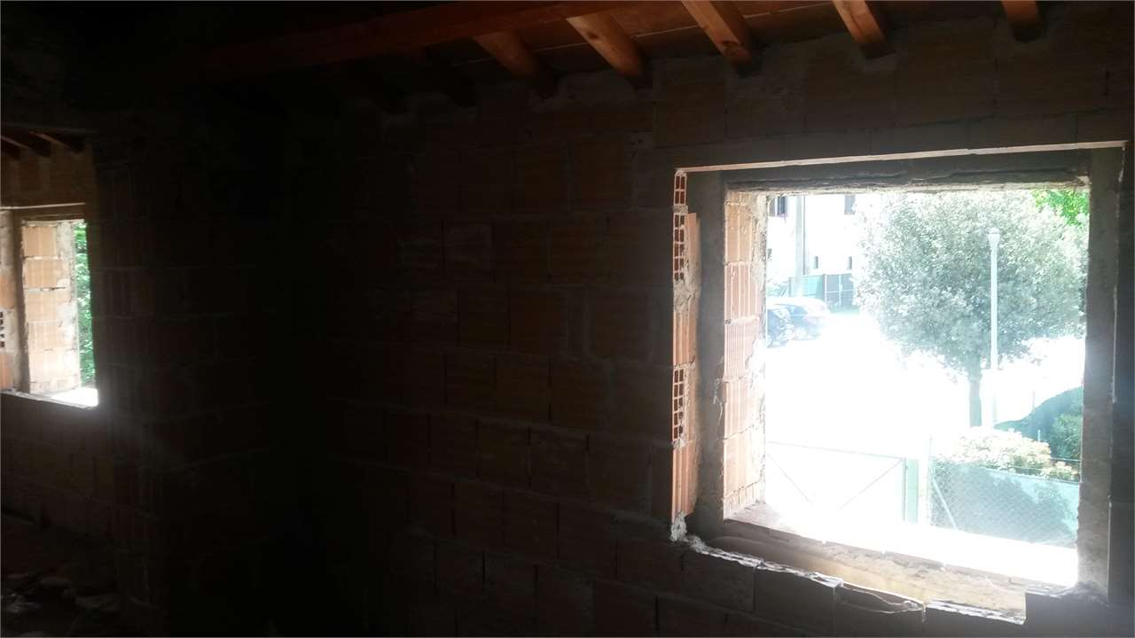 Perugia FABBRICATO IN VENDITA DA COMPLETARE