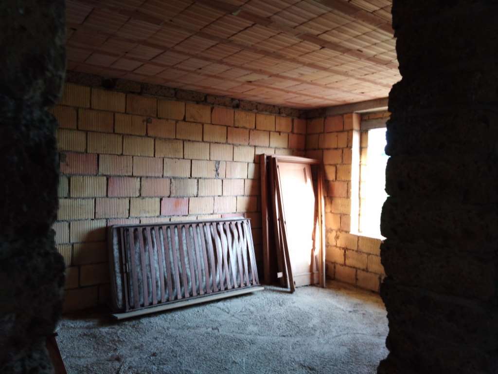 Deruta SEMINDIPENDENTE DA COMPLETARE VENDITA CON TERRENO
