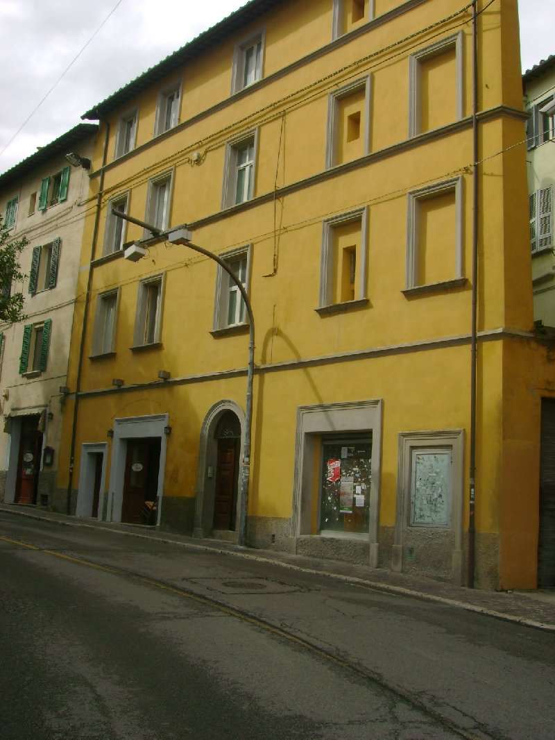 Perugia affittasi trilocale piazza morlacchi