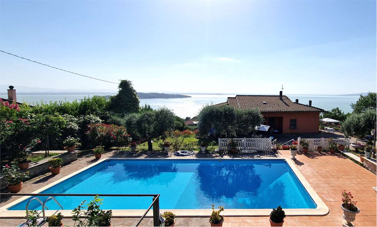 Villa con piscina San Feliciano Magione 
