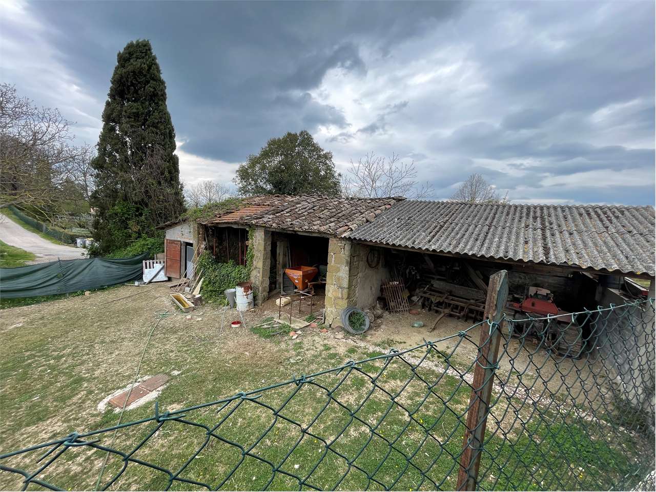 Perugia Casale con terreno