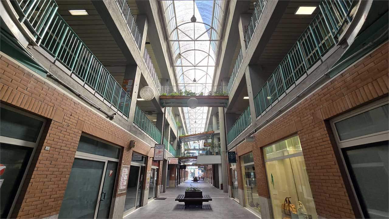 Corciano Vendesi attività commerciale OTTICA Perugia