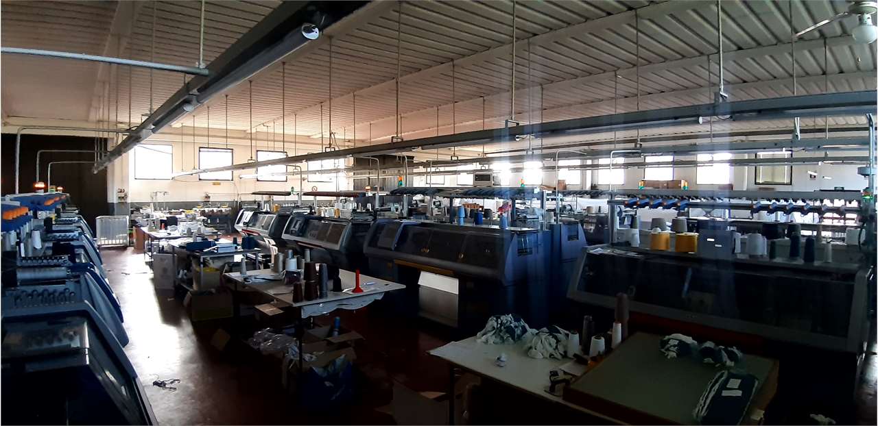 Magione Capannone MQ.730, Ampia corte interna recintata