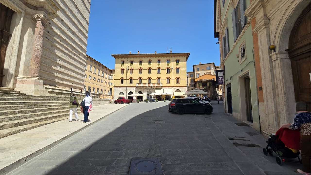 Attività commerciale in affitto a Perugia (PG)