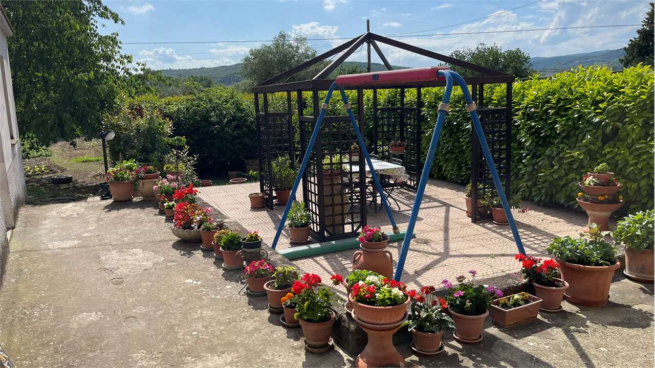 Perugia Appartamento con giardino e terreno esclusivo
