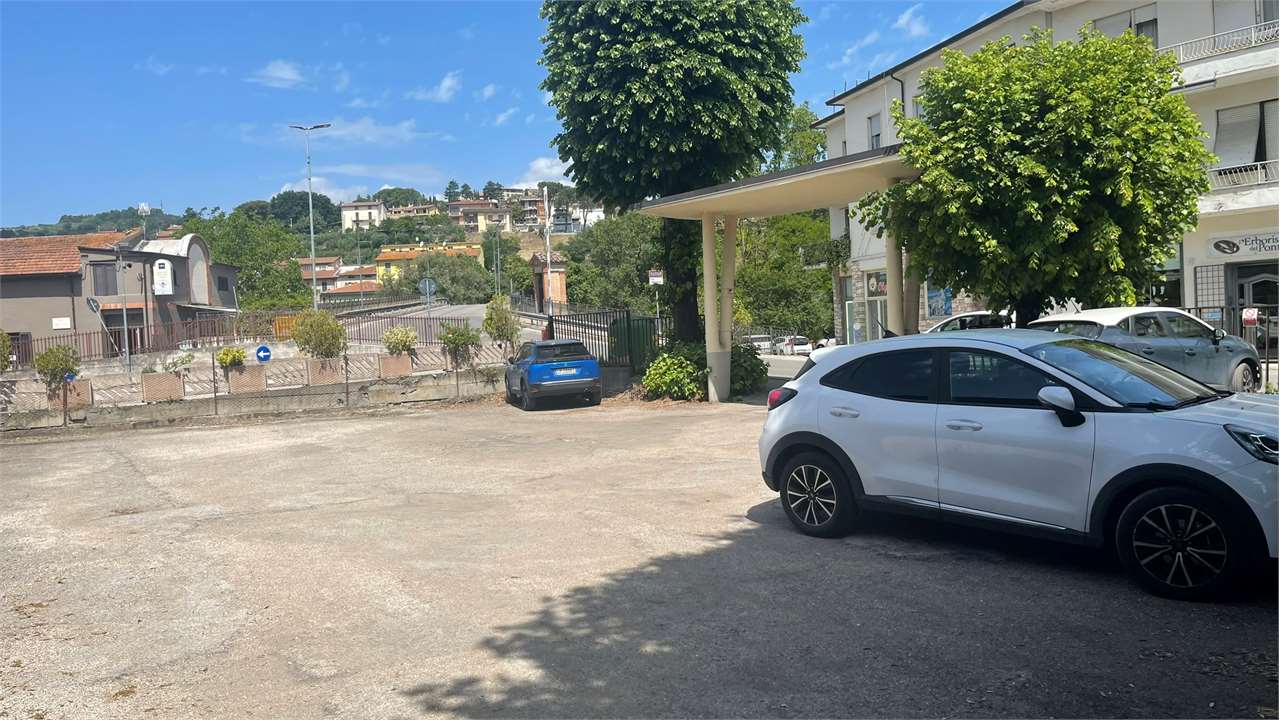 Negozio in vendita a Ponte Felcino, Perugia (PG)
