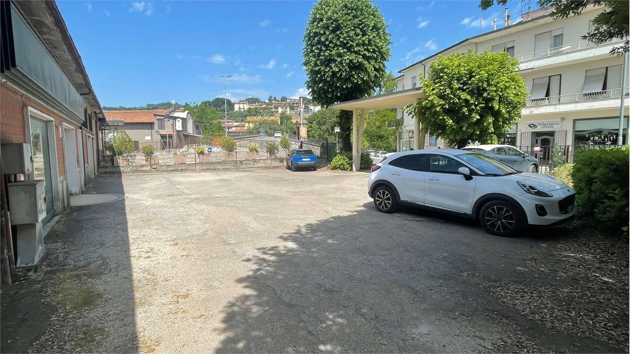 Negozio in vendita a Ponte Felcino, Perugia (PG)