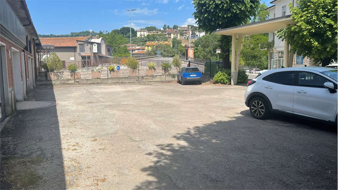Negozio in vendita a Ponte Felcino, Perugia (PG)