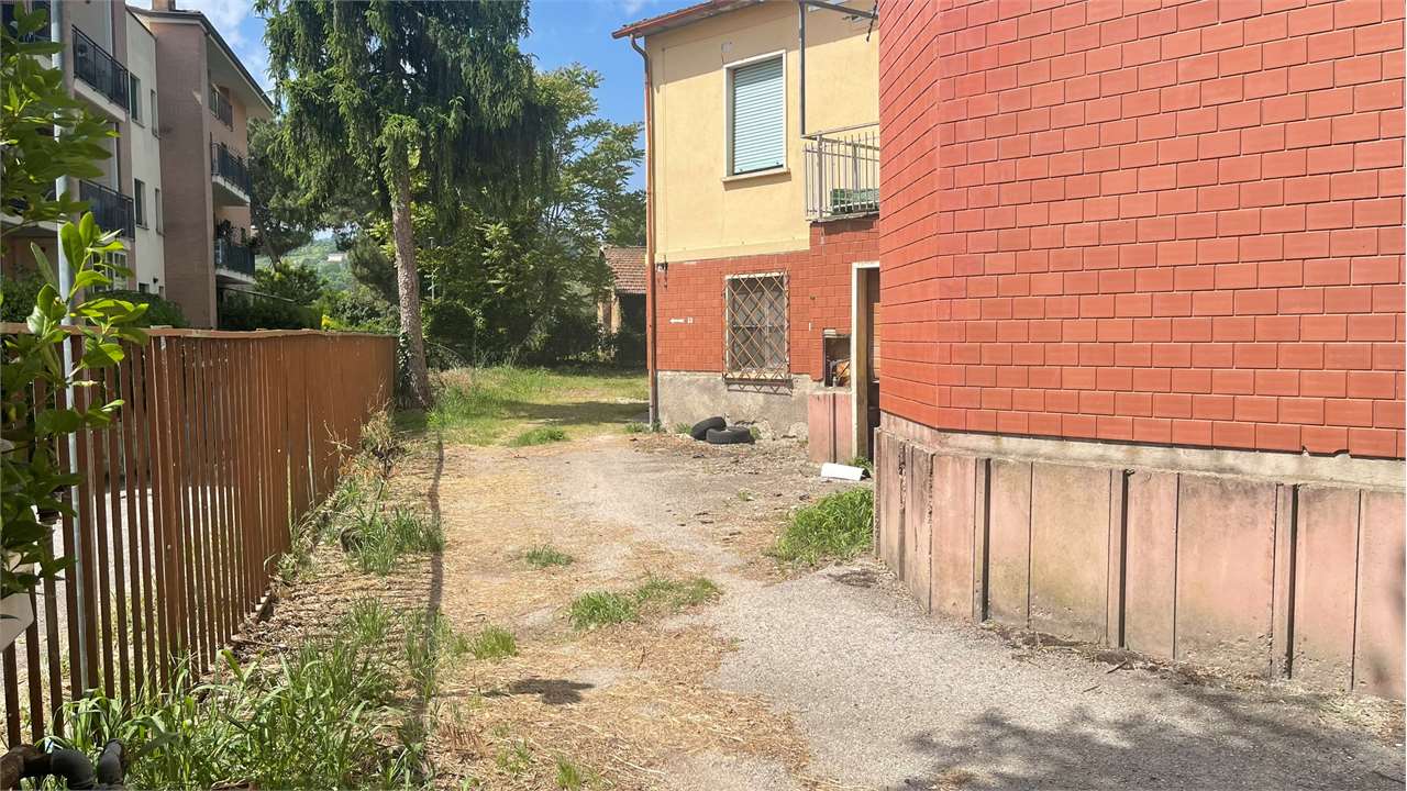 Negozio in vendita a Ponte Felcino, Perugia (PG)