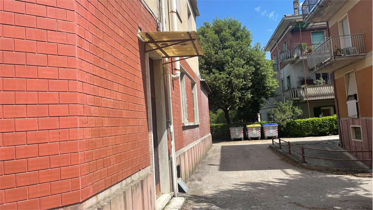 Negozio in vendita a Ponte Felcino, Perugia (PG)