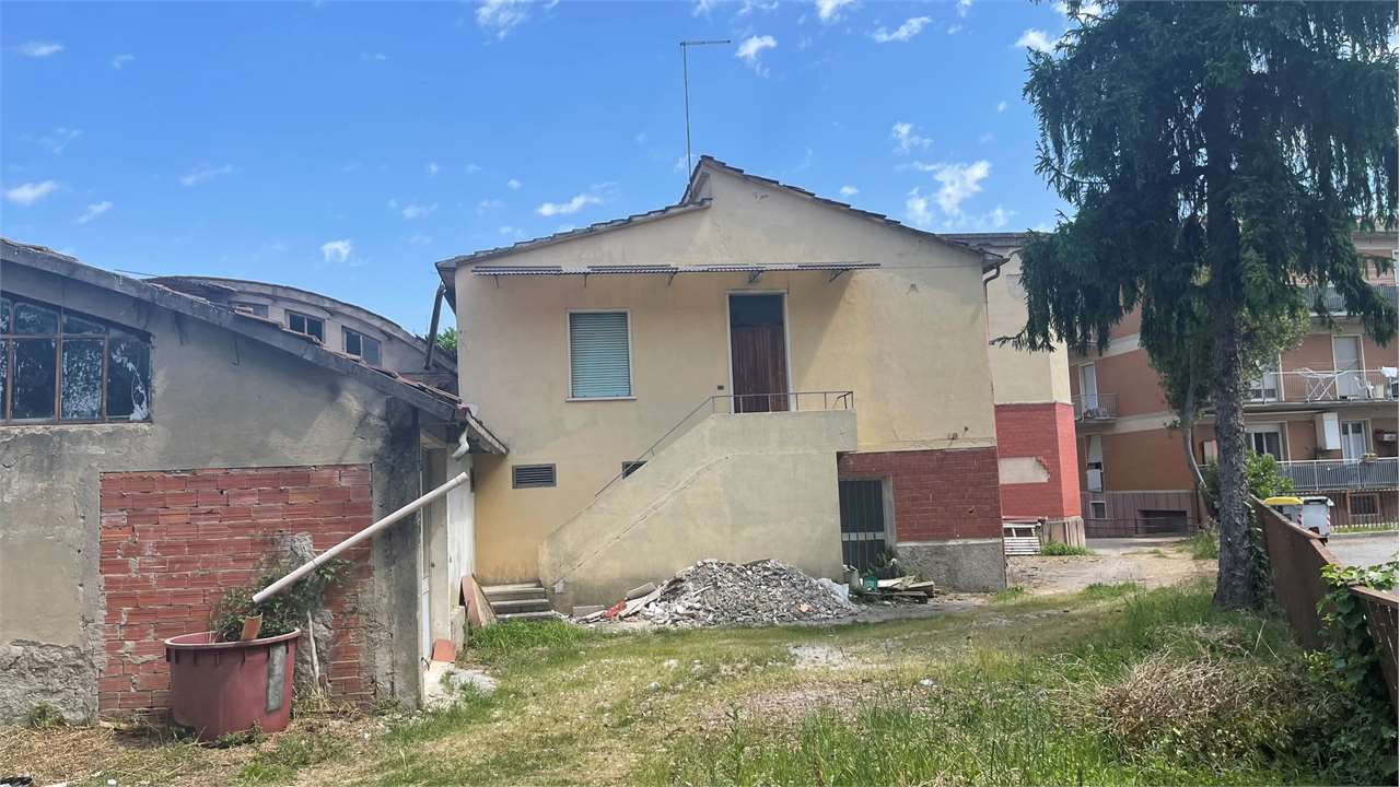 Negozio in vendita a Ponte Felcino, Perugia (PG)