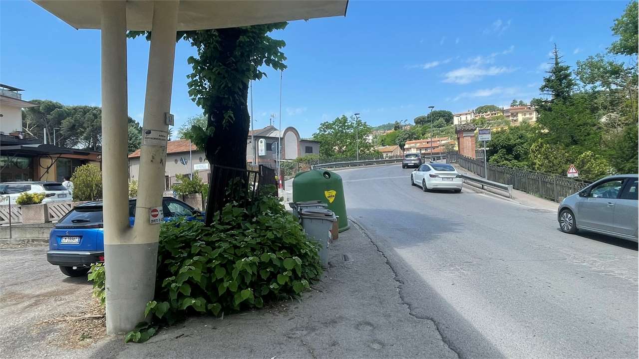 Negozio in vendita a Ponte Felcino, Perugia (PG)