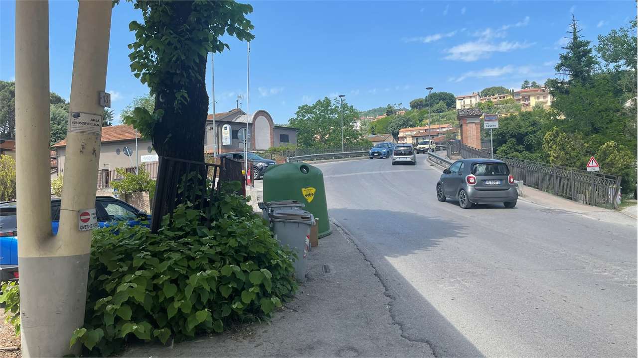 Negozio in vendita a Ponte Felcino, Perugia (PG)