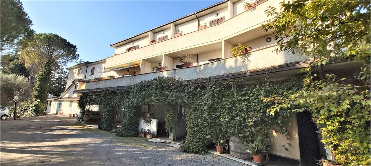 Albergo/Hotel in vendita a Magione (PG)