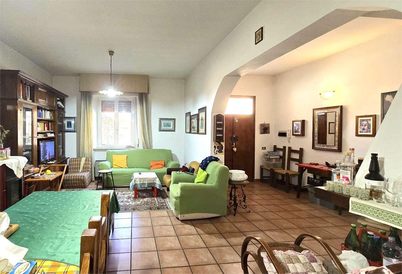 Perugia Appartamento piano terra 140 mq San Sisto Pg