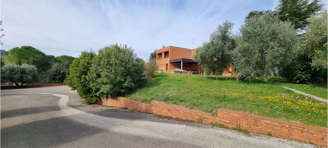 Perugia Villa di Prestigio con Vista Panoramica 