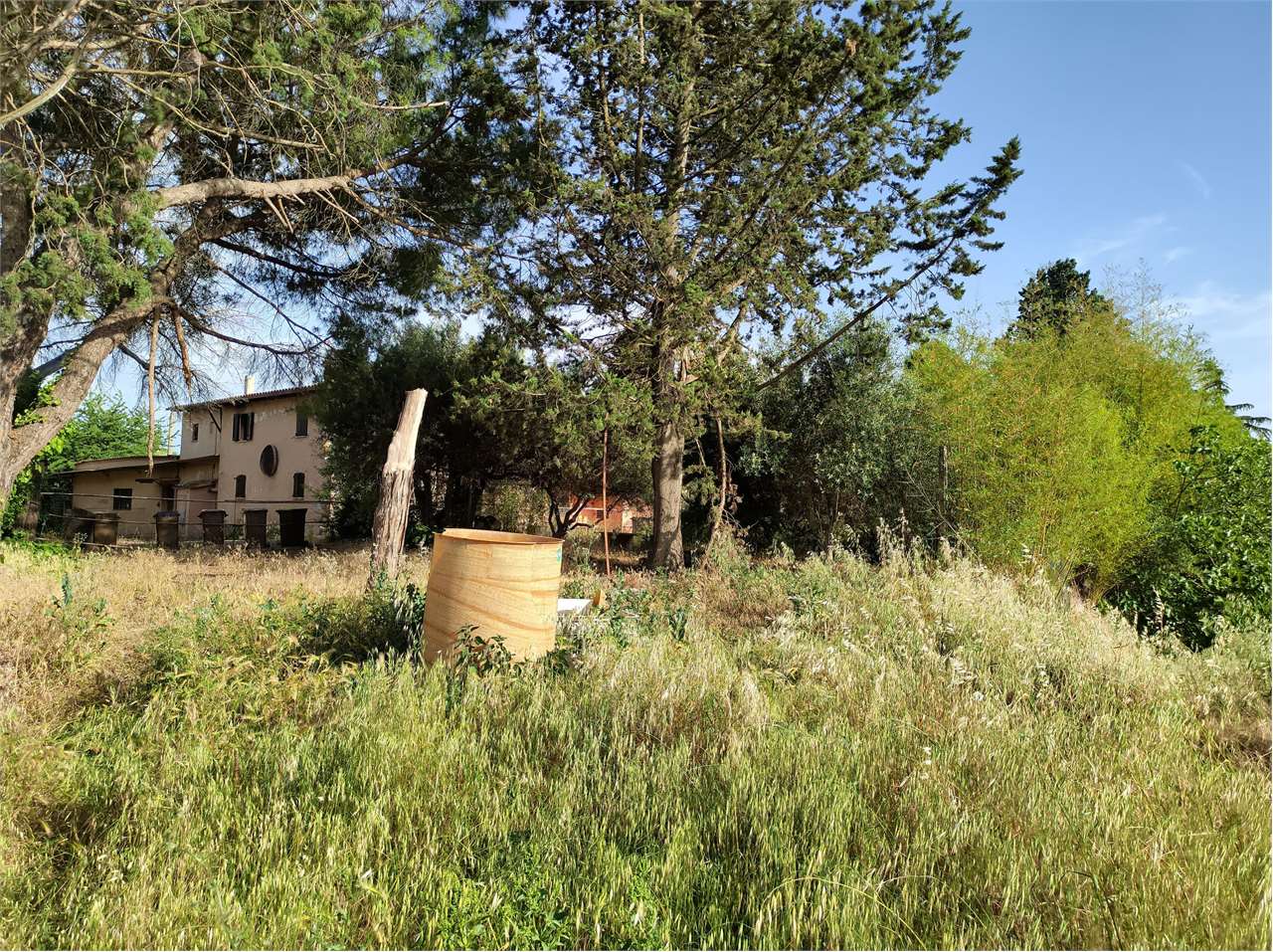 Perugia casolare da ristrutturare e terreni agricoli