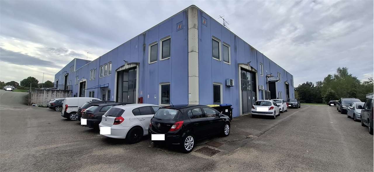 Corciano porzione di capannone in vendita ad Ellera di Corciano
