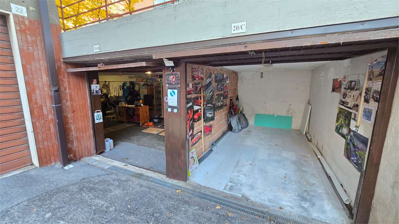 Perugia Doppio garage in vendita a San Sisto zona centrale