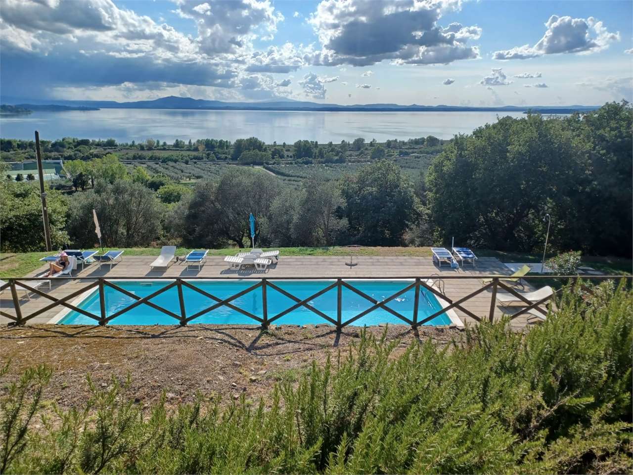 Passignano sul Trasimeno Affitto stagionale in residence con piscina