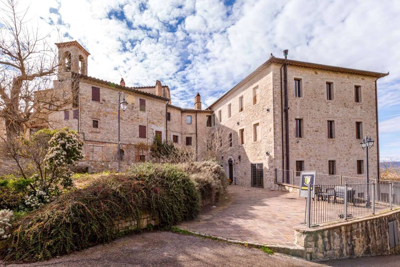 Todi Todi, Castello Izzalini: esclusivi appartamenti in vendita