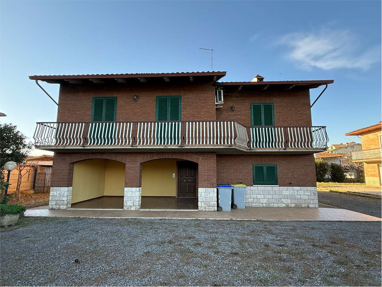 Perugia SANTA MARIA ROSSA, CASA SU DUE PIANI CON TERRENO EDIFICABILE