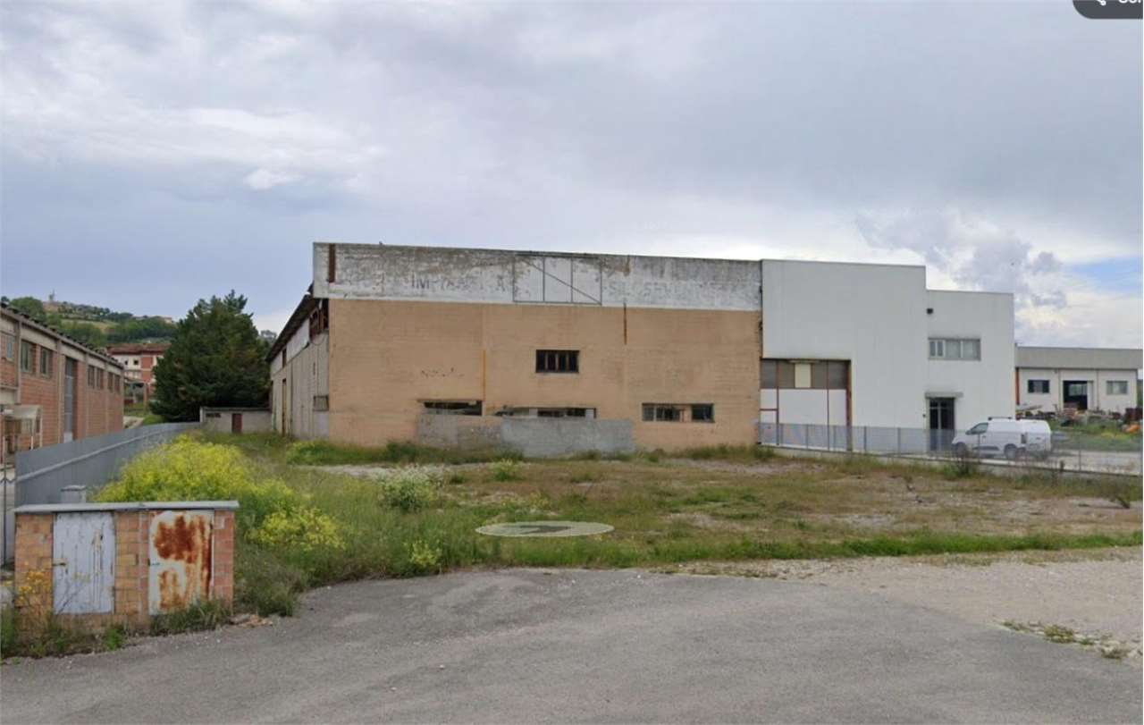 Perugia Porzione di capannone Resina (PG)