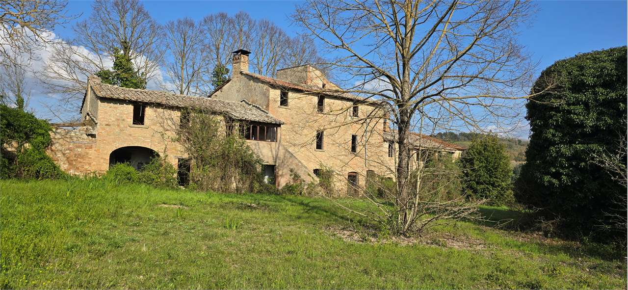 Perugia casale in vendita periferia di Perugia