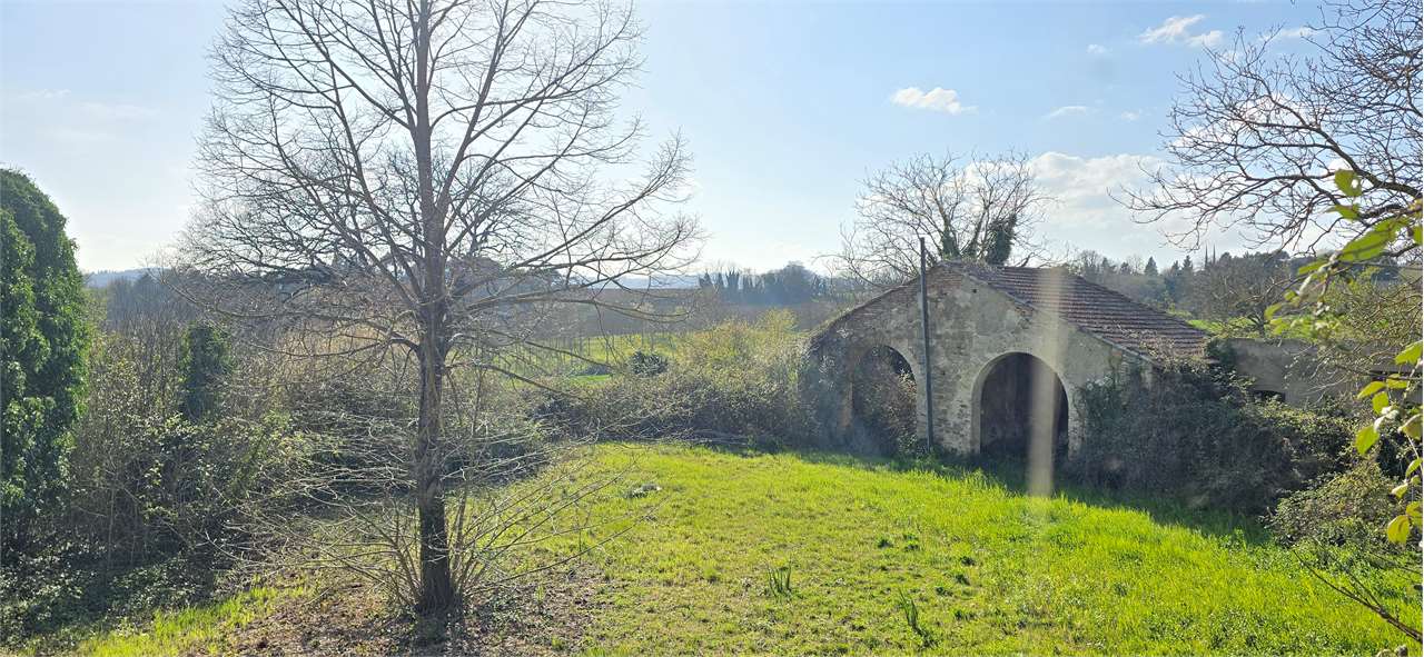 Perugia casale in vendita periferia di Perugia