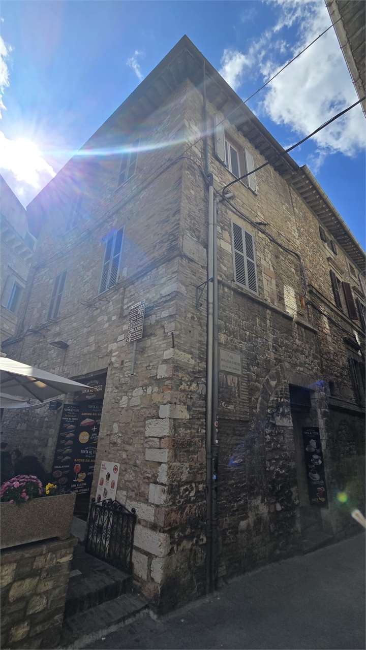 Assisi Appartamento su due piani in vendita centro storico Assisi