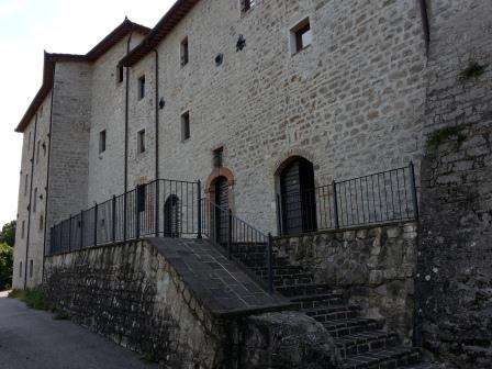 Todi Todi, Castello Izzalini: vendesi trilocale n. 3 Piano Terra