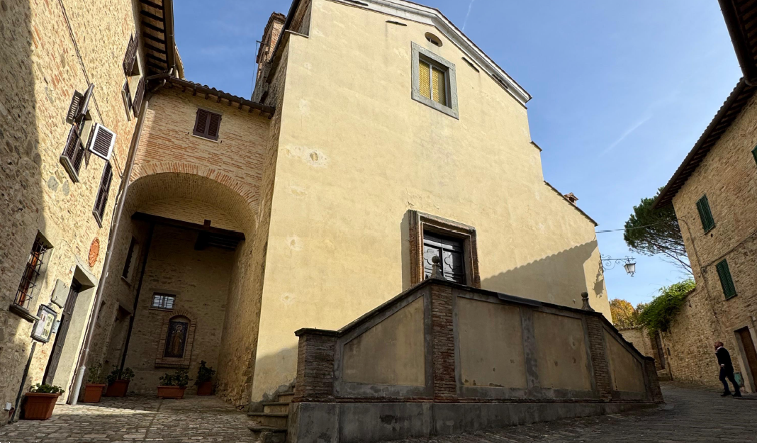 Montone Prestigioso Monastero Storico del XV secolo in vendita nel borgo di Montone