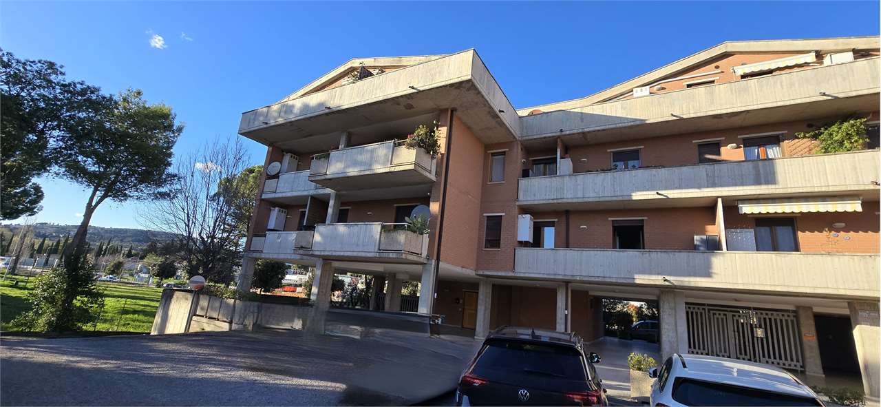 Perugia Garage in affitto via settevalli PG