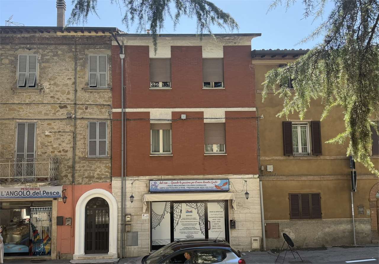 Perugia Abitazione su due livelli con soffitta e terrazzini
